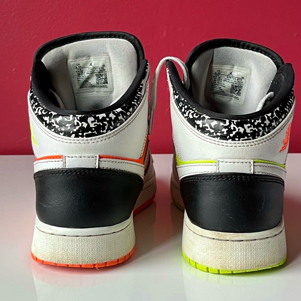 Jordan 1 Mid Notebook - Picture 9 of 9